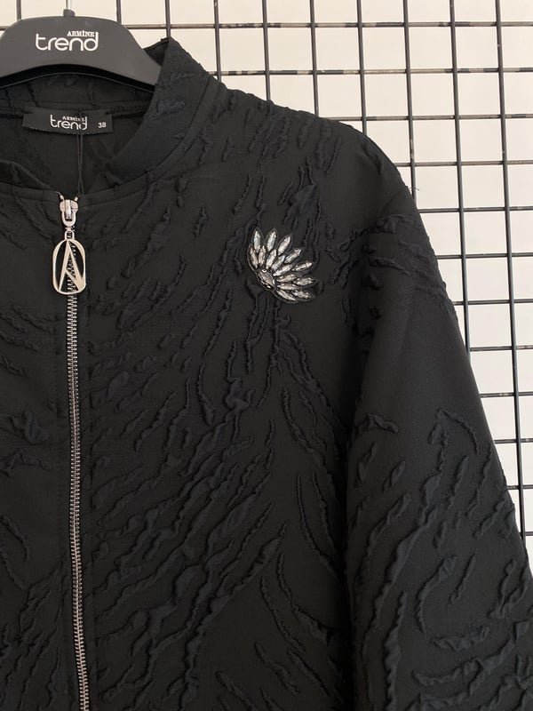 Kumaşı Kabartmalı Fermuarlı Tunik (Siyah – 25KT423)