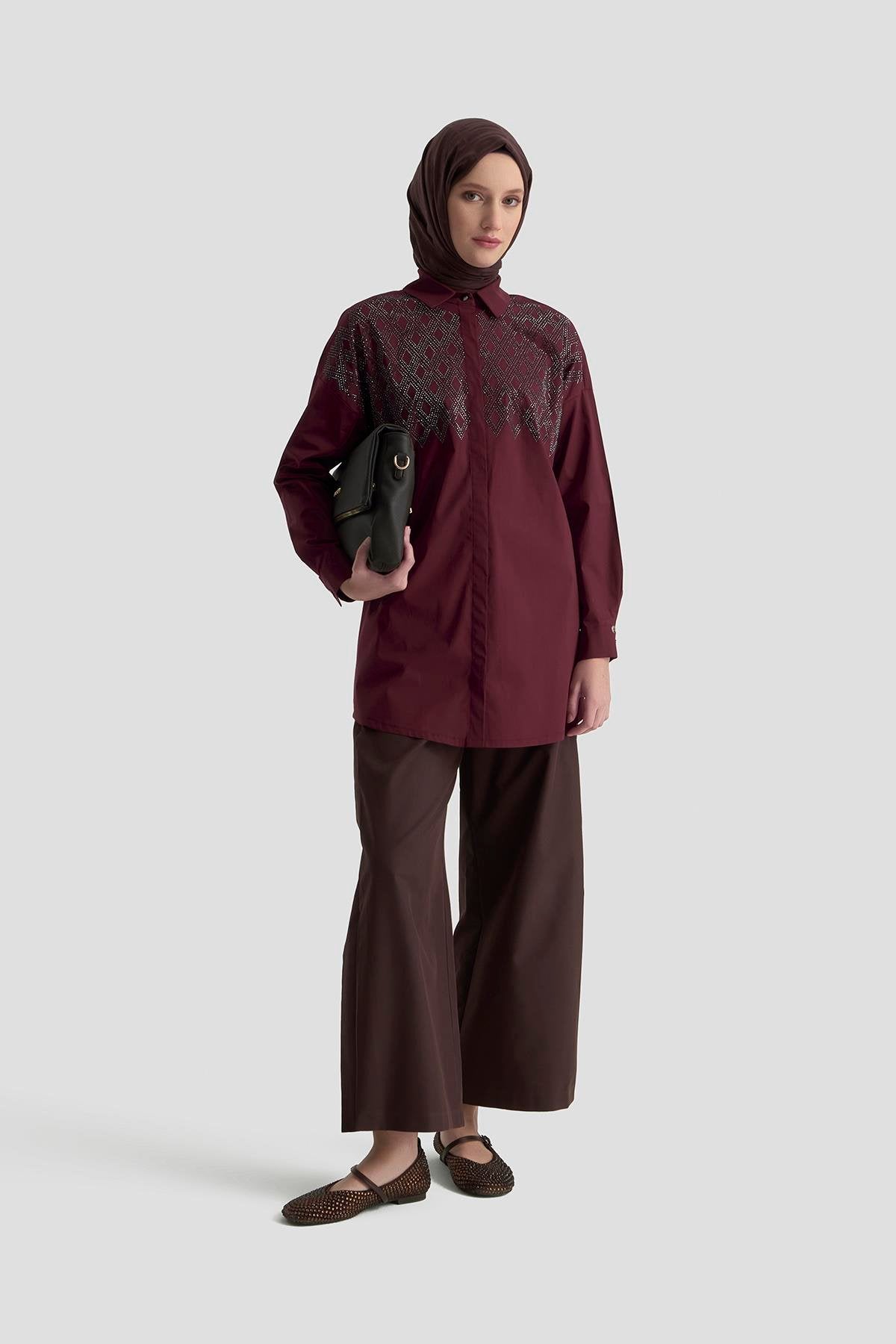 Taş İşlemeli Gizli Düğmeli Tunik (Vişne – 25KT419)