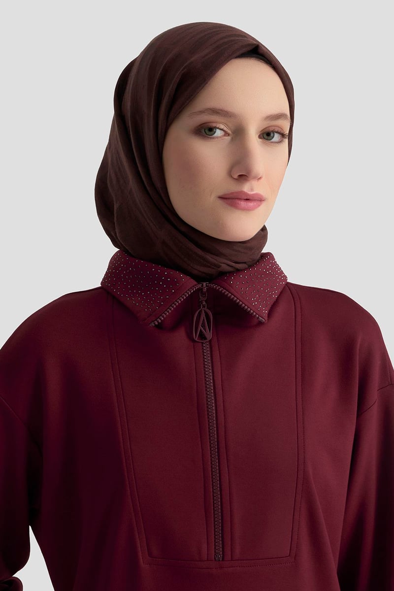 Yakası Taş Detaylı Yarım Fermuarlı Tunik (Mürdüm – 25KT406)